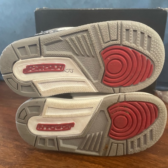 Jordan retro 3’s size 6c - Picture 3 of 4